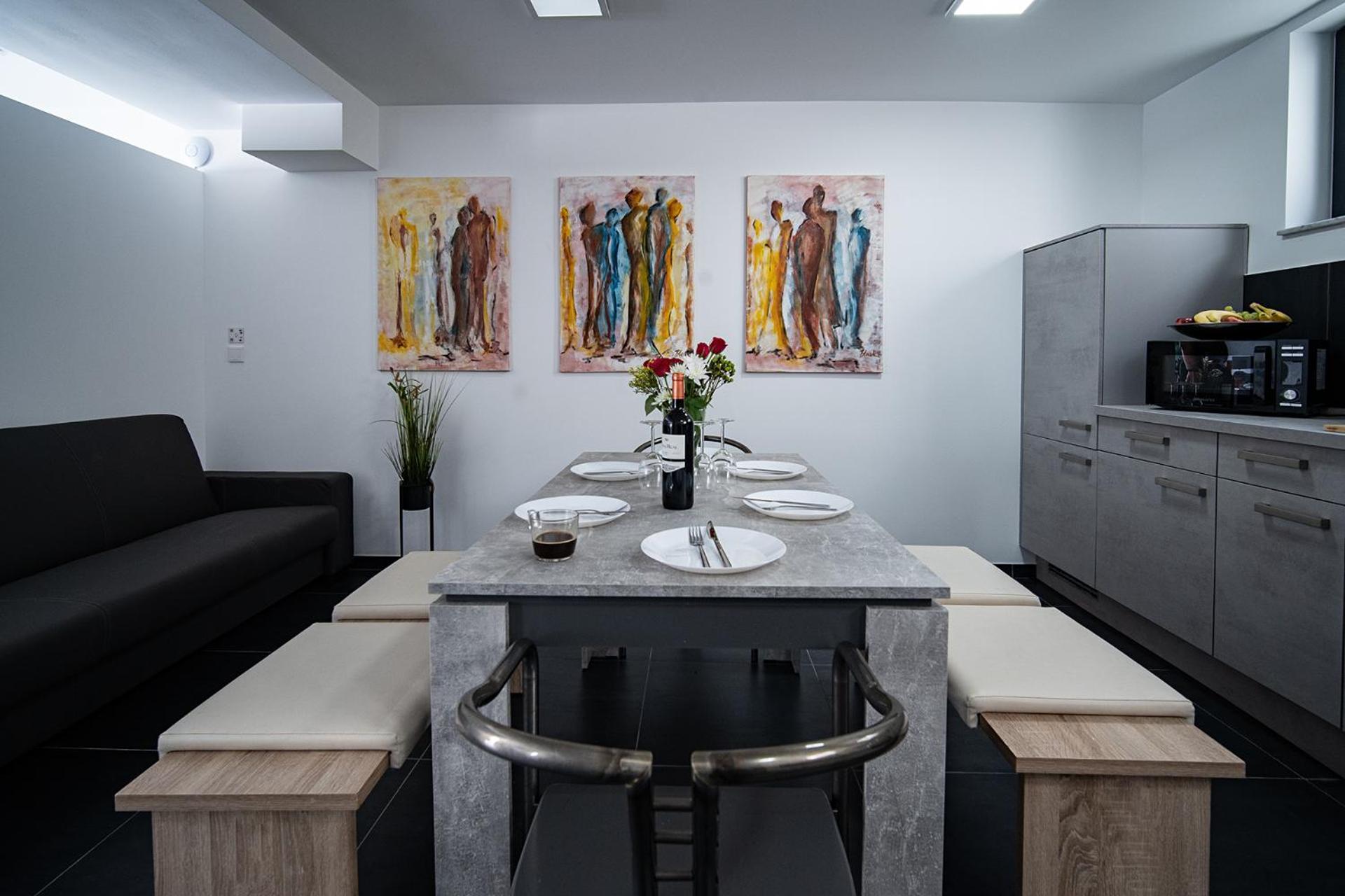 Blauer Stein Apartments Wh6 พุลไฮม์ ภายนอก รูปภาพ